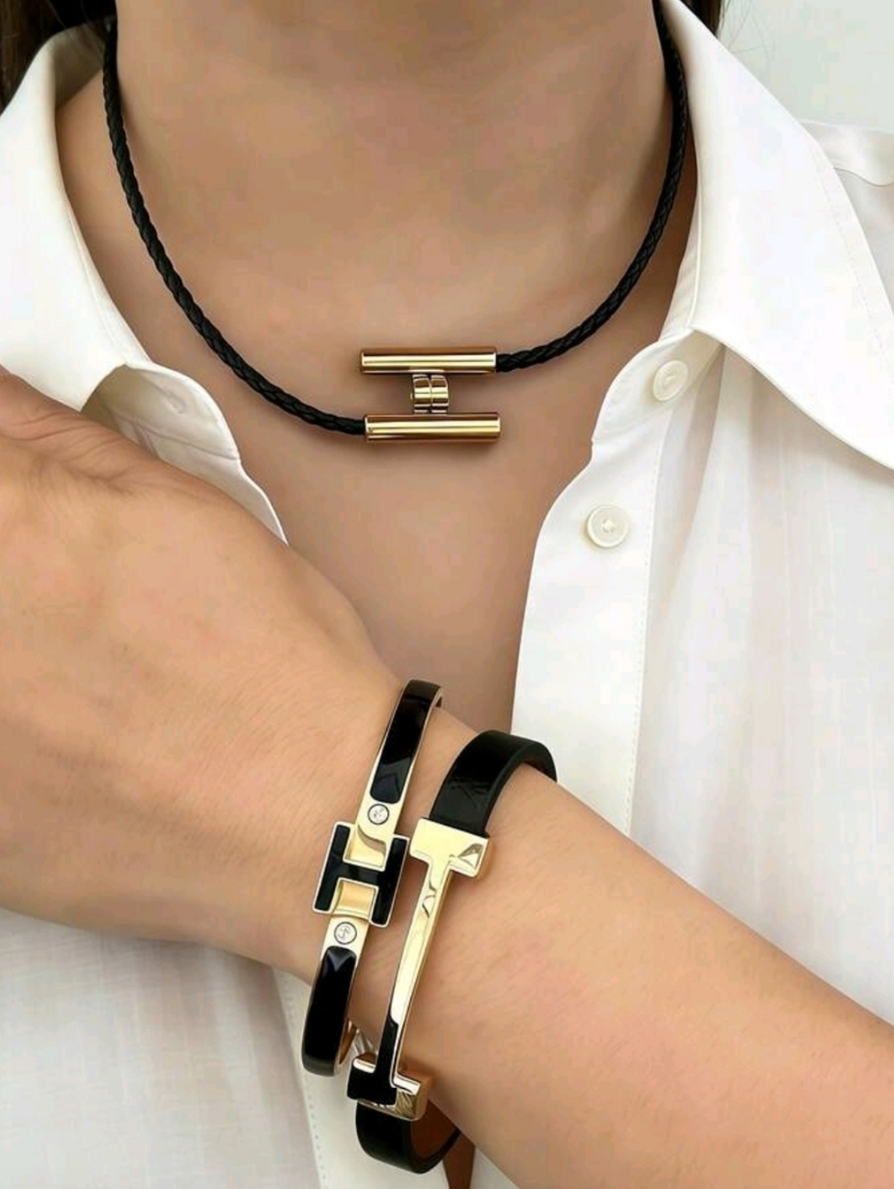 Fashion Jewelry Black and Gold Choker Necklace and Bracelets Set
